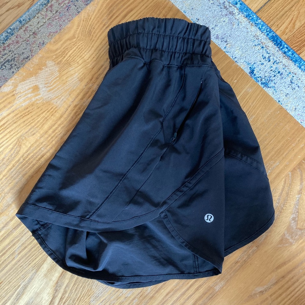 Lululemon Track That short 5” 🍋